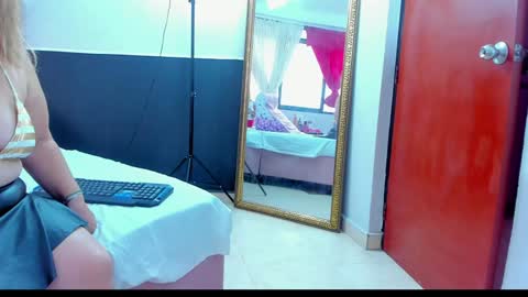 Anyela  online show from 12/17/24, 12:22