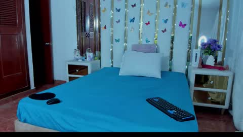 Anyela  online show from 09/26/25, 12:47