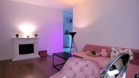 Anysa Smith online show from 04/17/26, 08:34