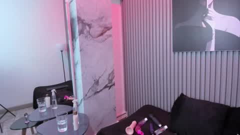 Any online show from 10/02/25, 12:23