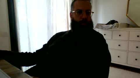 apc_3 online show from 12/02/24, 12:29