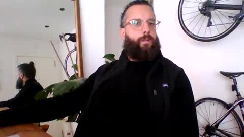 apc_3 online show from 01/23/25, 11:15