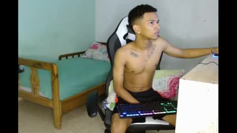 aphal_hot23 online show from 02/12/25, 12:01