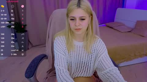 Snapshot of apheliastar chatting on 03/17/26, 04:21 ApheliaStar online show from 03/17/26, 04:21