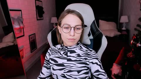 Snapshot of aphexqueen chatting on 12/06/24, 01:44 APHEX QUEEN online show from 12/06/24, 01:44