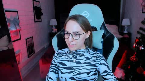 Snapshot of aphexqueen chatting on 12/06/24, 07:56 APHEX QUEEN online show from 12/06/24, 07:56