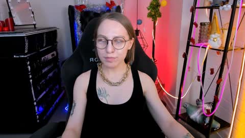 Snapshot of aphexqueen chatting on 12/14/24, 07:57 APHEX QUEEN online show from 12/14/24, 07:57