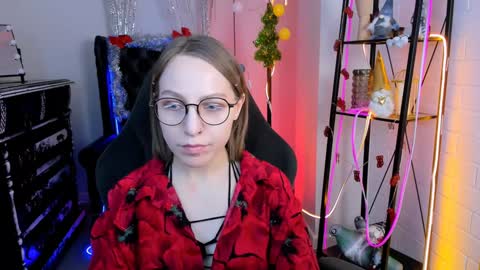 Snapshot of aphexqueen chatting on 12/15/24, 03:09 APHEX QUEEN online show from 12/15/24, 03:09