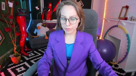 Snapshot of aphexqueen chatting on 12/28/24, 03:26 APHEX QUEEN online show from 12/28/24, 03:26