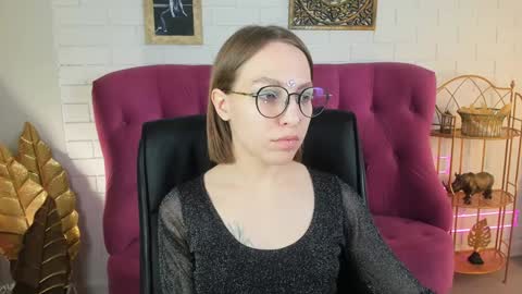 Snapshot of aphexqueen chatting on 01/15/25, 09:24 APHEX QUEEN online show from 01/15/25, 09:24