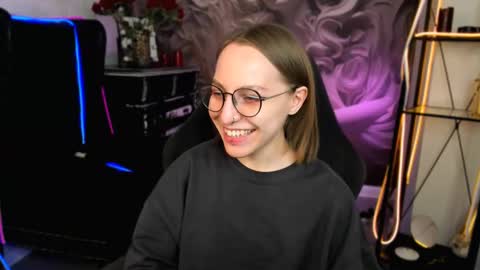 Snapshot of aphexqueen chatting on 02/14/25, 07:23 APHEX QUEEN online show from 02/14/25, 07:23