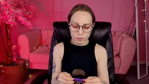 Snapshot of aphexqueen chatting on 03/03/25, 04:14 APHEX QUEEN online show from 03/03/25, 04:14