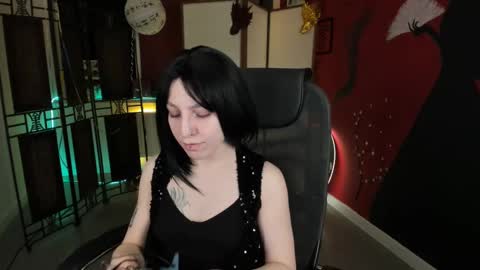 Snapshot of aphexqueen chatting on 03/12/25, 01:08 APHEX QUEEN online show from 03/12/25, 01:08