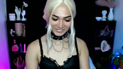 Snapshot of aphr0dite_x chatting on 02/26/25, 02:26 Roman Goddess online show from 02/26/25, 02:26