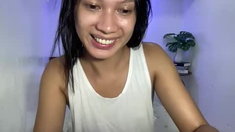 Snapshot of aphr0dite_x chatting on 09/30/25, 12:10 Roman Goddess online show from 09/30/25, 12:10