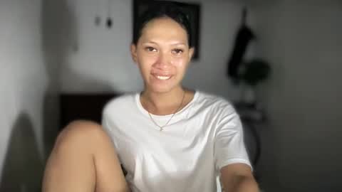 Snapshot of aphr0dite_x chatting on 10/16/25, 10:05 Roman Goddess online show from 10/16/25, 10:05