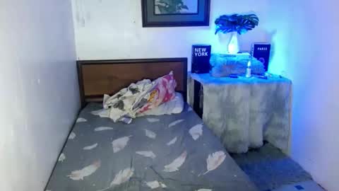 Snapshot of aphr0dite_x chatting on 10/29/25, 08:49 Roman Goddess online show from 10/29/25, 08:49