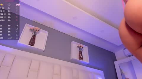 Snapshot of aphrir chatting on 12/22/24, 12:28 Nat online show from 12/22/24, 12:28