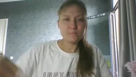 Snapshot of aphrodisiaque_ chatting on 05/06/26, 12:21 aphrodisiaque_ online show from 05/06/26, 12:21