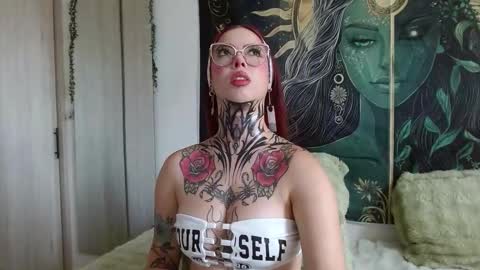 Snapshot of aphrodite__bloom chatting on 10/11/25, 05:22 aphrodite__bloom online show from 10/11/25, 05:22