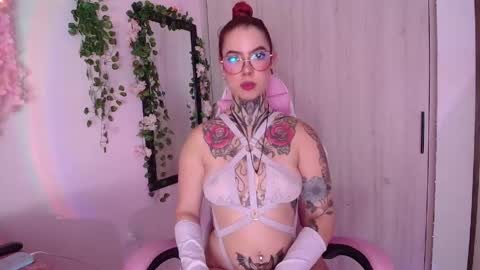 Snapshot of aphrodite__bloom chatting on 04/28/26, 10:37 aphrodite__bloom online show from 04/28/26, 10:37