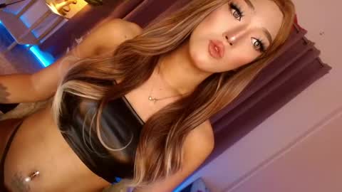 Snapshot of aphrodite_may chatting on 03/27/26, 08:41 kathryn online show from 03/27/26, 08:41