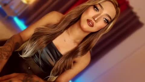 Snapshot of aphrodite_may chatting on 03/31/26, 07:03 kathryn online show from 03/31/26, 07:03