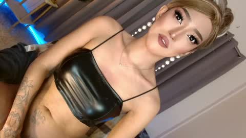 Snapshot of aphrodite_may chatting on 04/13/26, 10:26 kathryn online show from 04/13/26, 10:26