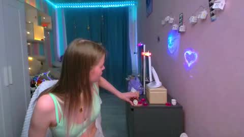 Aphrodite online show from 02/13/25, 07:45