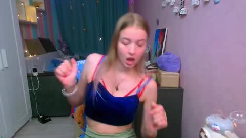 Aphrodite online show from 02/19/25, 04:00