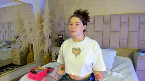 aphrodite online show from 12/20/25, 09:55