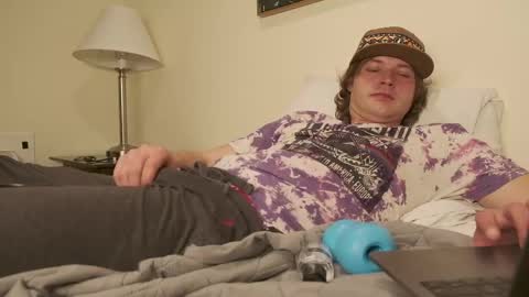 Snapshot of apolloflex chatting on 04/12/26, 05:23 Apollo FleXXX online show from 04/12/26, 05:23