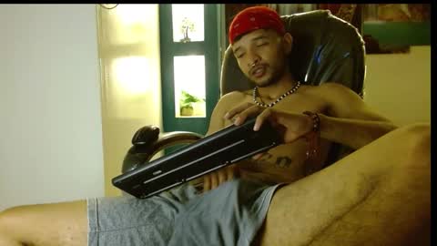 Snapshot of apolo_98 chatting on 12/15/24, 01:22 APOLO online show from 12/15/24, 01:22