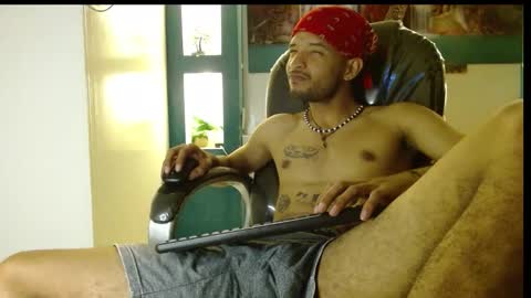 Snapshot of apolo_98 chatting on 12/15/24, 04:26 APOLO online show from 12/15/24, 04:26