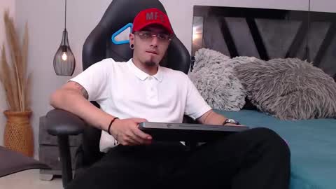 Apolo online show from 10/16/25, 04:41