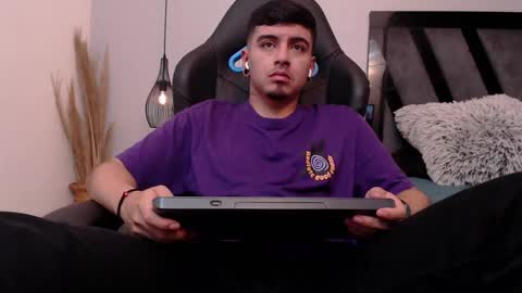 Apolo online show from 10/18/25, 03:57