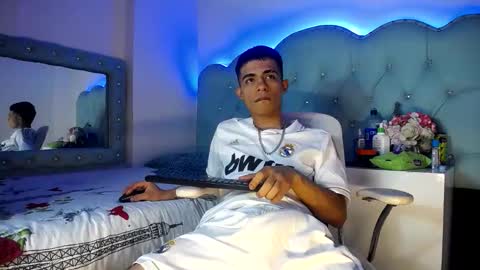 Snapshot of apolo_richards chatting on 03/19/26, 07:51 Apolo Richards online show from 03/19/26, 07:51