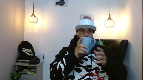 Snapshot of apolo_ryder chatting on 05/02/26, 10:26 APOLO online show from 05/02/26, 10:26