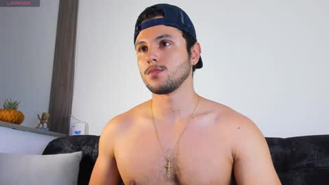 Snapshot of apoloklein_ chatting on 04/29/26, 07:01 Apolo Klein online show from 04/29/26, 07:01