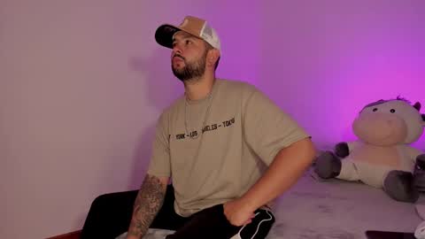 Snapshot of apolorising_ chatting on 09/16/25, 07:20 Lola  Apolo online show from 09/16/25, 07:20