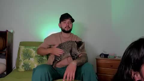 Snapshot of apolorising_ chatting on 10/13/25, 01:27 Lola  Apolo online show from 10/13/25, 01:27