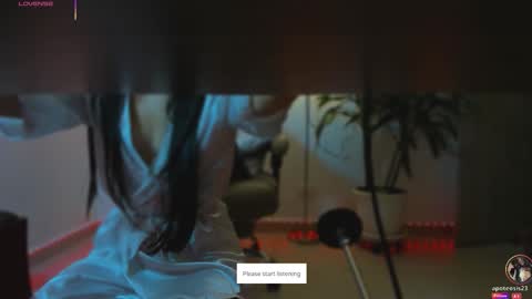 Snapshot of apoteosis_ chatting on 12/05/25, 10:13 Apo online show from 12/05/25, 10:13