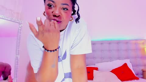 Snapshot of apotheosicass chatting on 02/02/25, 05:59 KARLA online show from 02/02/25, 05:59