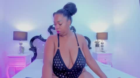 Snapshot of apotheosicass chatting on 02/08/26, 12:19 KARLA online show from 02/08/26, 12:19