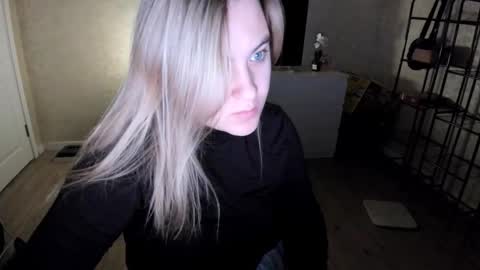 Snapshot of appleyummybuns chatting on 11/04/25, 07:02 appleyummybuns online show from 11/04/25, 07:02