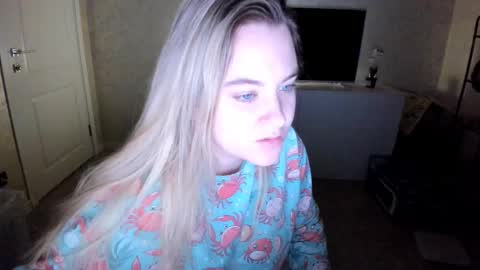 Snapshot of appleyummybuns chatting on 11/07/25, 08:31 appleyummybuns online show from 11/07/25, 08:31