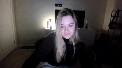 Snapshot of appleyummybuns chatting on 11/11/25, 04:12 appleyummybuns online show from 11/11/25, 04:12