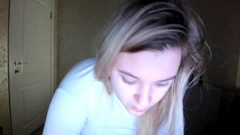 Snapshot of appleyummybuns chatting on 11/11/25, 09:15 appleyummybuns online show from 11/11/25, 09:15