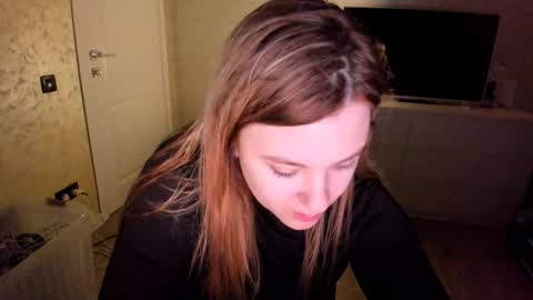 Snapshot of appleyummybuns chatting on 12/04/25, 05:39 appleyummybuns online show from 12/04/25, 05:39