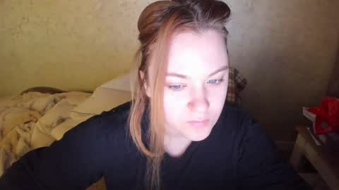 Snapshot of appleyummybuns chatting on 03/04/26, 02:17 appleyummybuns online show from 03/04/26, 02:17